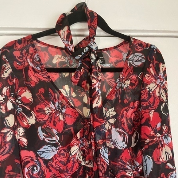New York & Co Floral Button down top with neck scarf Size 4 - Picture 6 of 8